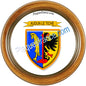 Plaque métal décorative cadre bois ronde Ø 30 cm blason Audun-le-Tiche, canton de Algrange, Moselle 57